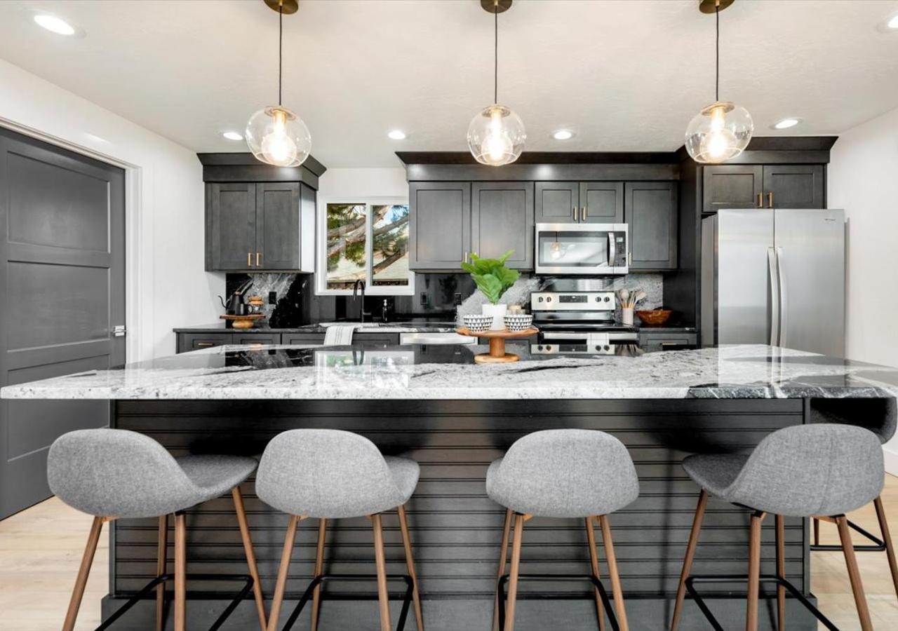 Mid Century Modern Boise-River Bungalow W/ Hot Tub Kültér fotó
