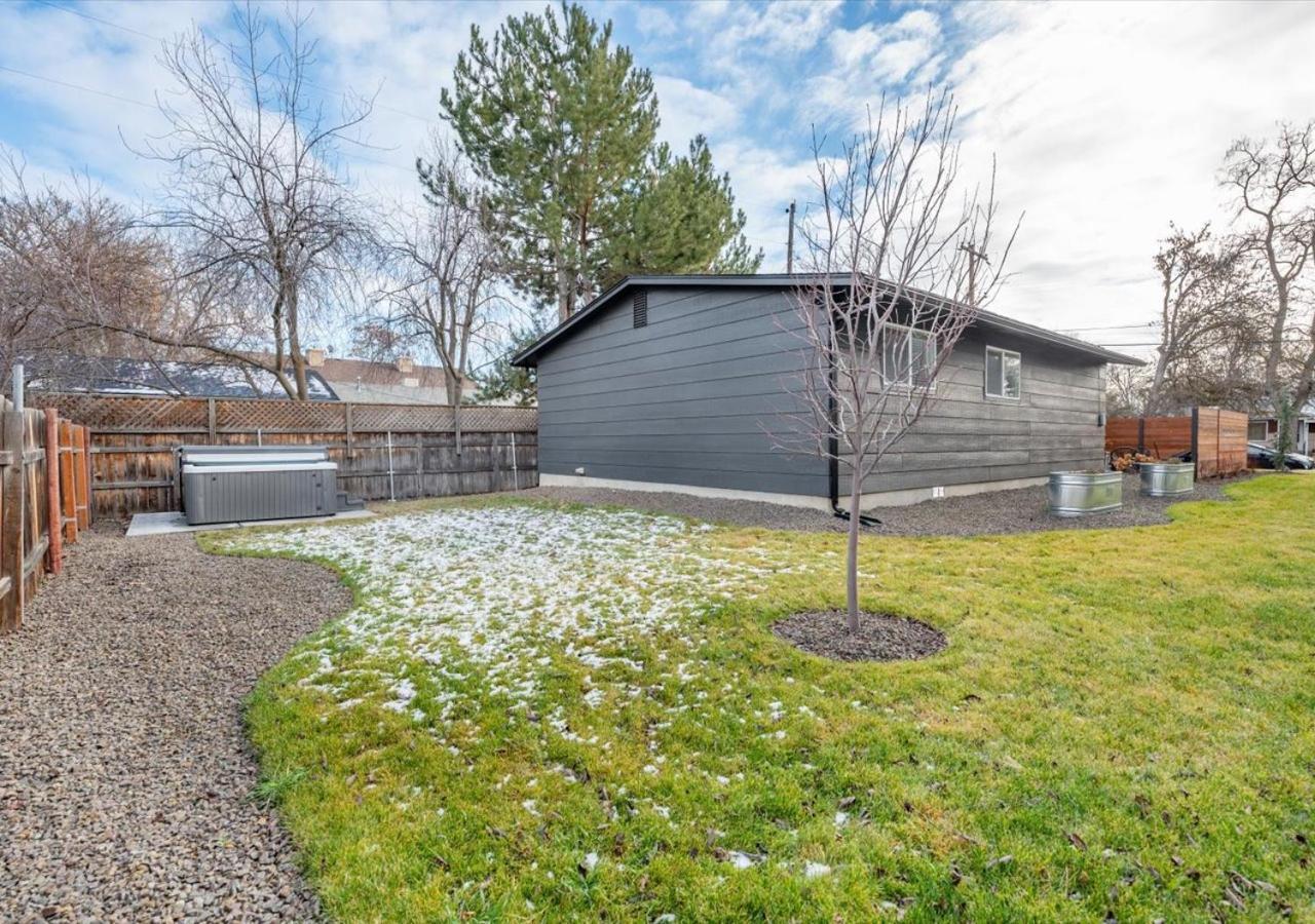 Mid Century Modern Boise-River Bungalow W/ Hot Tub Kültér fotó